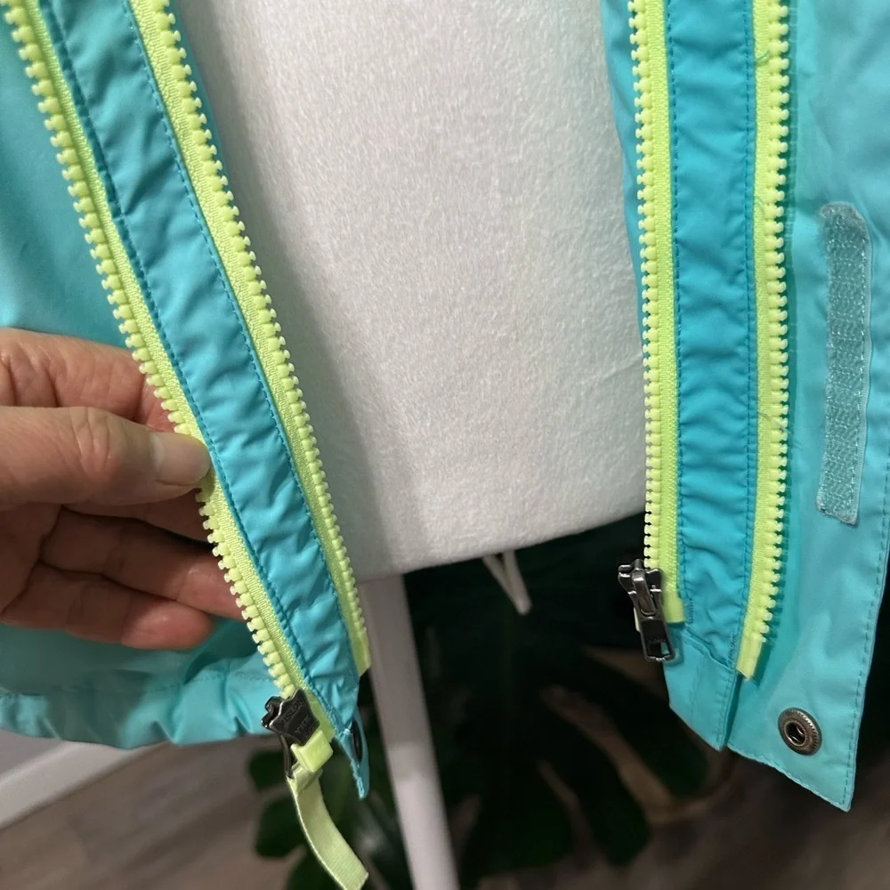 🛍️fits women S/M rain/wind-bloc jacket with removable hoodie with double zipper